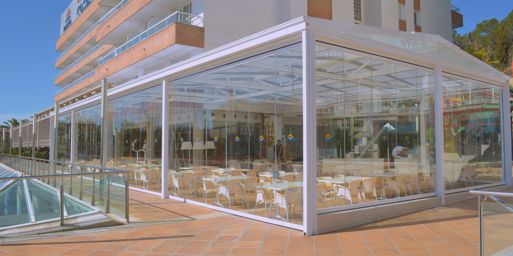 Gravital 400, la cortina de cristal inclusiva para PMR