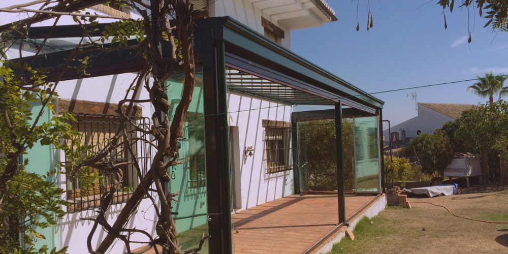 ¿Cómo tener una terraza bonita y protegida