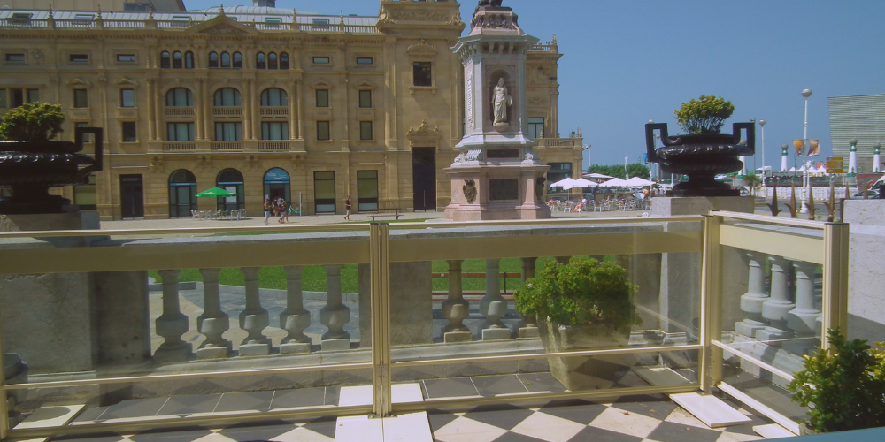¿Cómo tener una terraza bonita y protegida