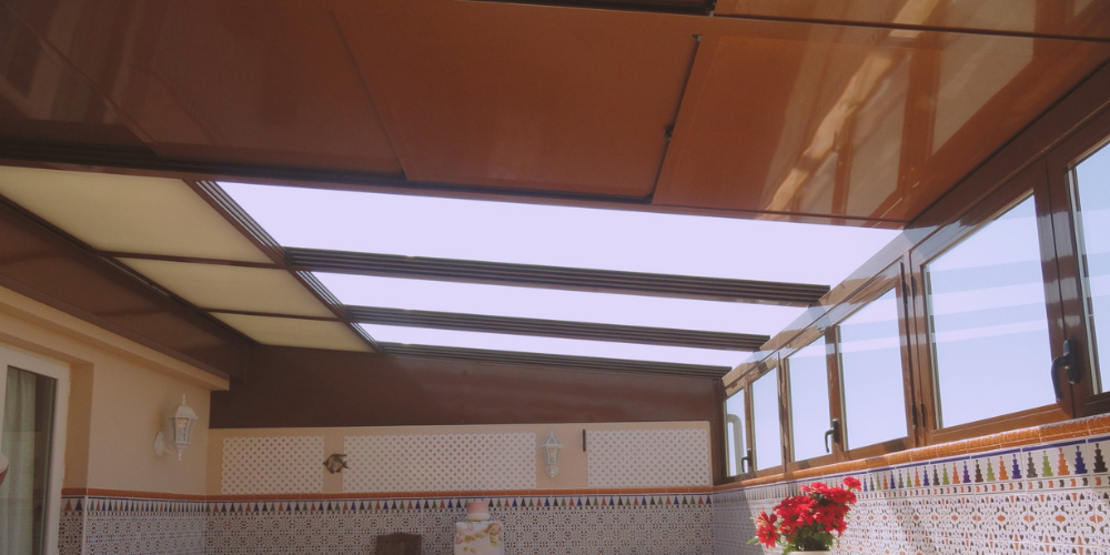 Vidrio, policarbonato celular o panel sándwich_ cuando la luz es importante
