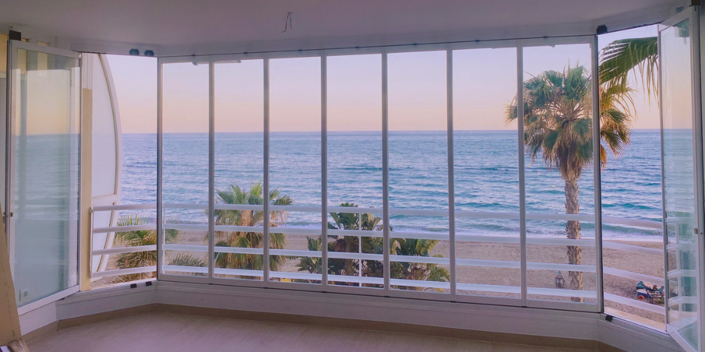 Cortinas de cristal_ trucos para una limpieza al detalle