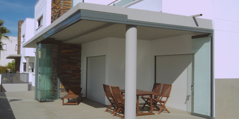Cortinas de cristal_ trucos para una limpieza al detalle
