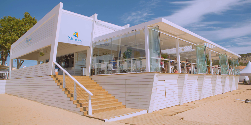 Cuantos tipos de cerramientos para terraza existen - Cortina de cristal abatible