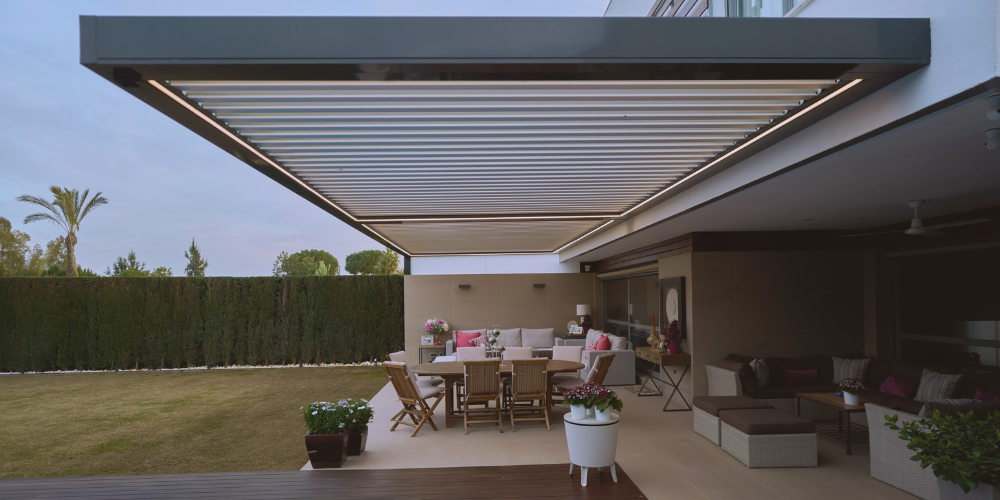 Cuantos tipos de cerramientos para terraza existen - Pérgola bioclimática