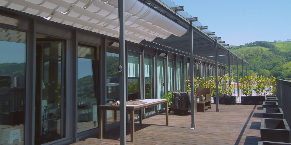 Cuantos tipos de cerramientos para terraza existen - Techo fijo de cristal