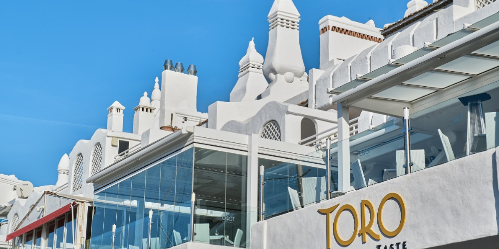 Ejemplos de cerramientos de cristal en Málaga