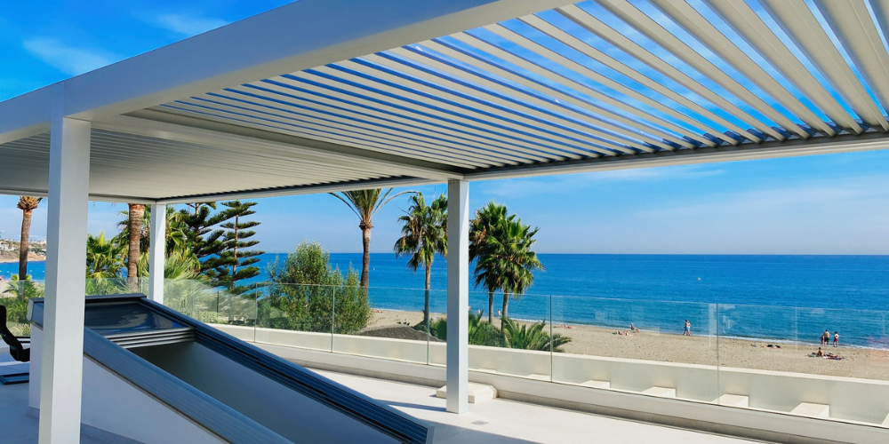 Ejemplos de cerramientos de cristal en Málaga