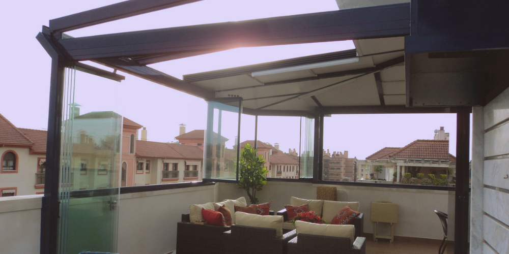 Espacios de luz gracias a las cortinas de cristal