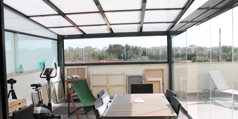 Ejemplos de cerramiento de aluminio