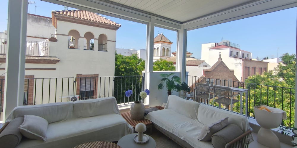 Ejemplos de casas pasivas con pérgolas bioclimáticas