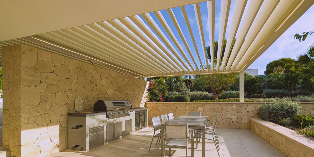 Trucos para una iluminación de terrazas exteriores de noche y de día