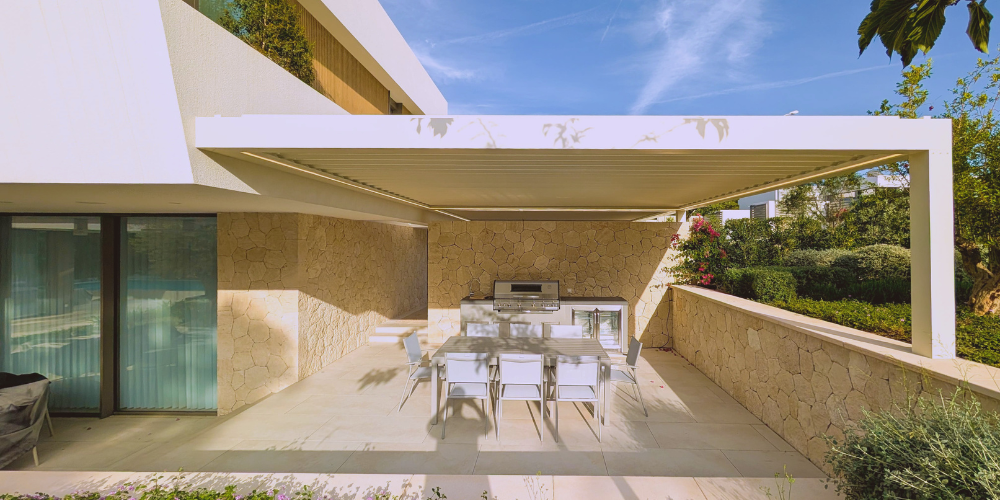 Trucos para una iluminación de terrazas exteriores de noche y de día