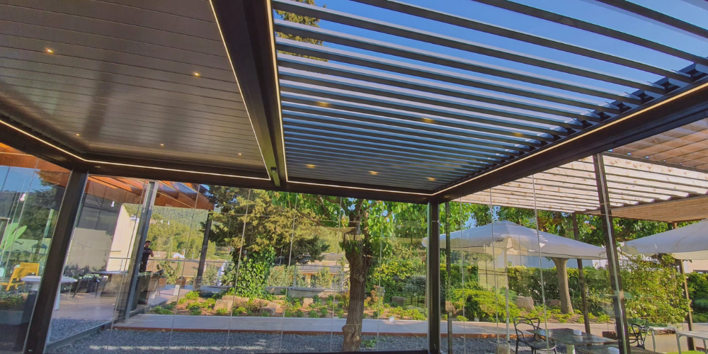 Trucos para una iluminación de terrazas exteriores de noche y de día