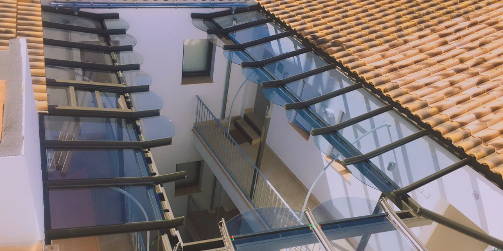Cómo limpiar un techo de cristal
