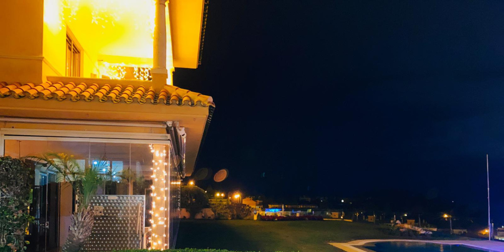 Luces de Navidad en el jardín_ ideas para decorar tu hogar