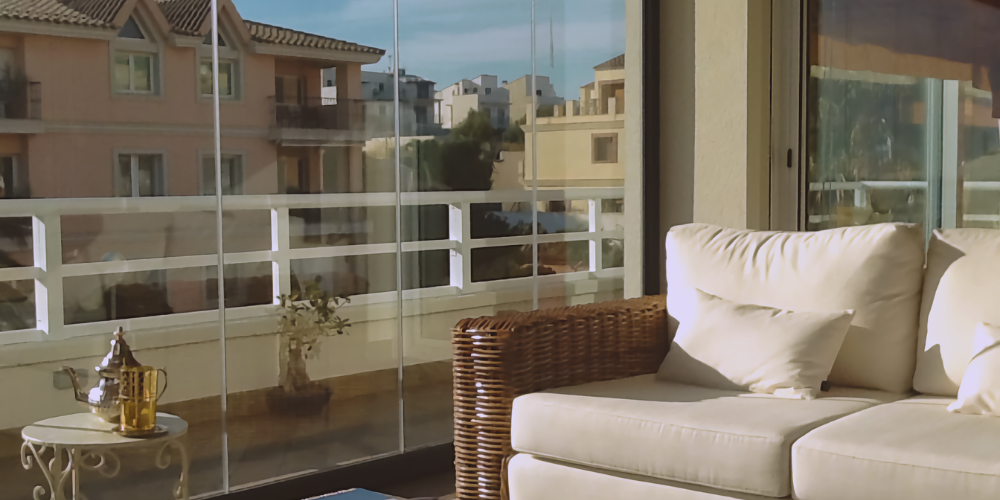 Interiorismo y cristal_ La tendencia que elimina las paredes