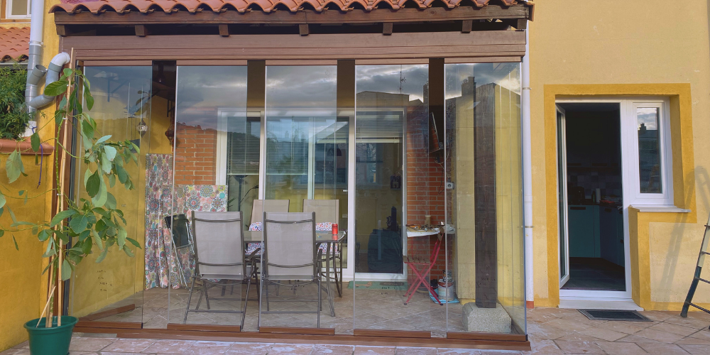 Interiorismo y cristal_ La tendencia que elimina las paredes