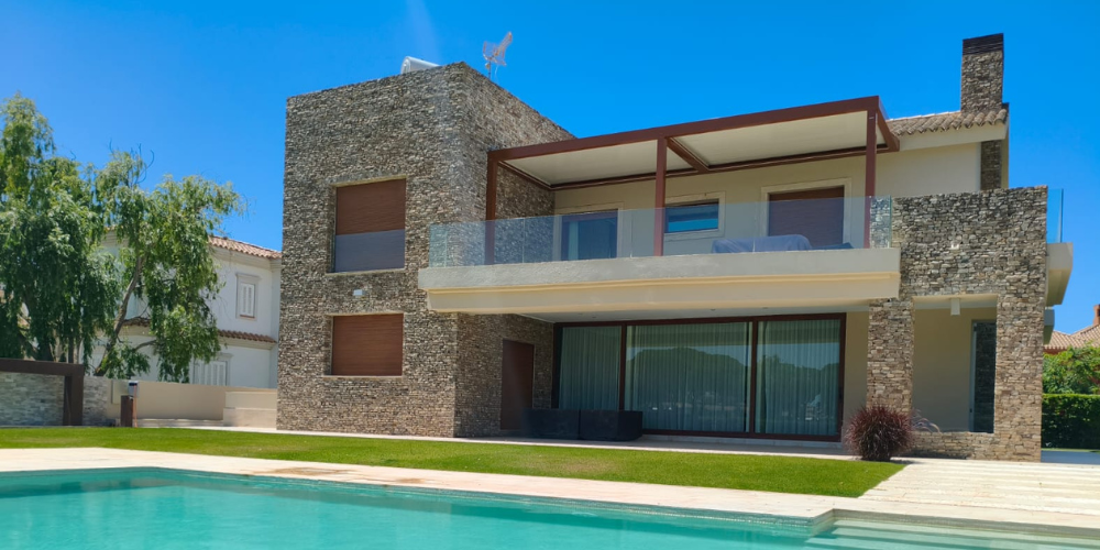 Acristalar terraza para invierno con barandillas de cristal