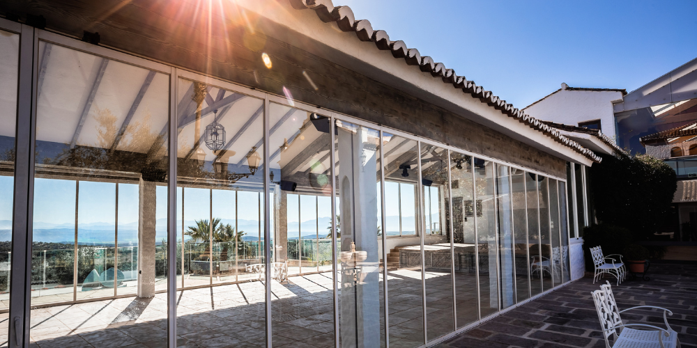 Cerramientos con cortinas de cristal