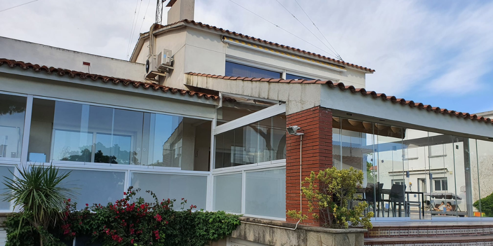 Cerramientos con cortinas de cristal