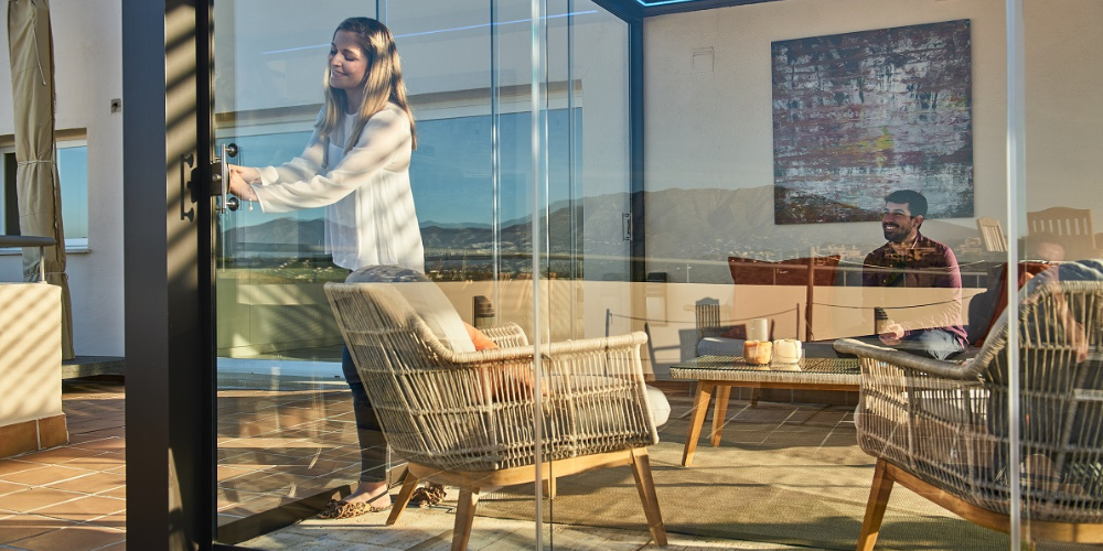 Mantenimiento y cuidado de cortinas de cristal