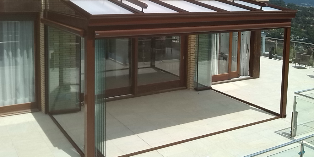 Mantenimiento y cuidado de cortinas de cristal