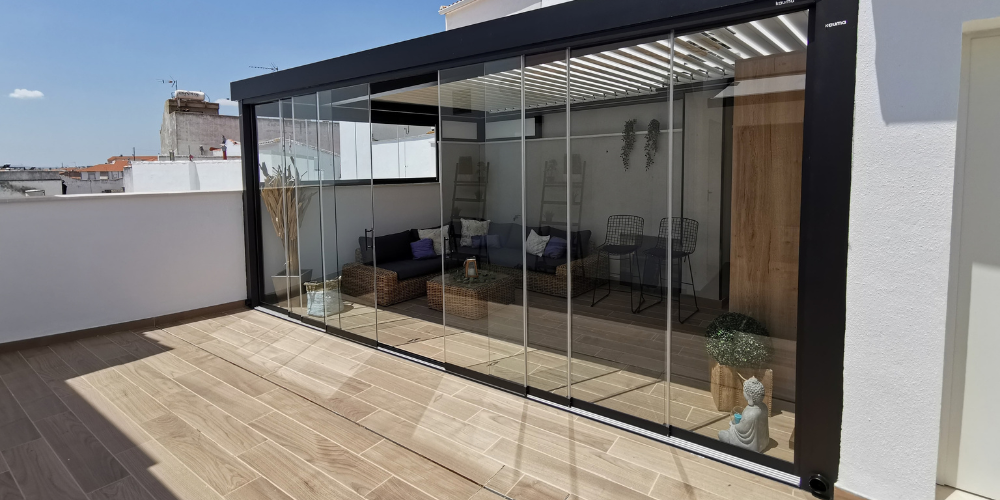 Tipos de cortinas de cristal_ Ejemplo de cortina de cristal corredera