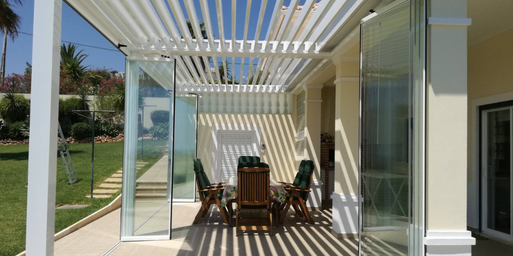 Ventajas de una pérgola bioclimática en verano
