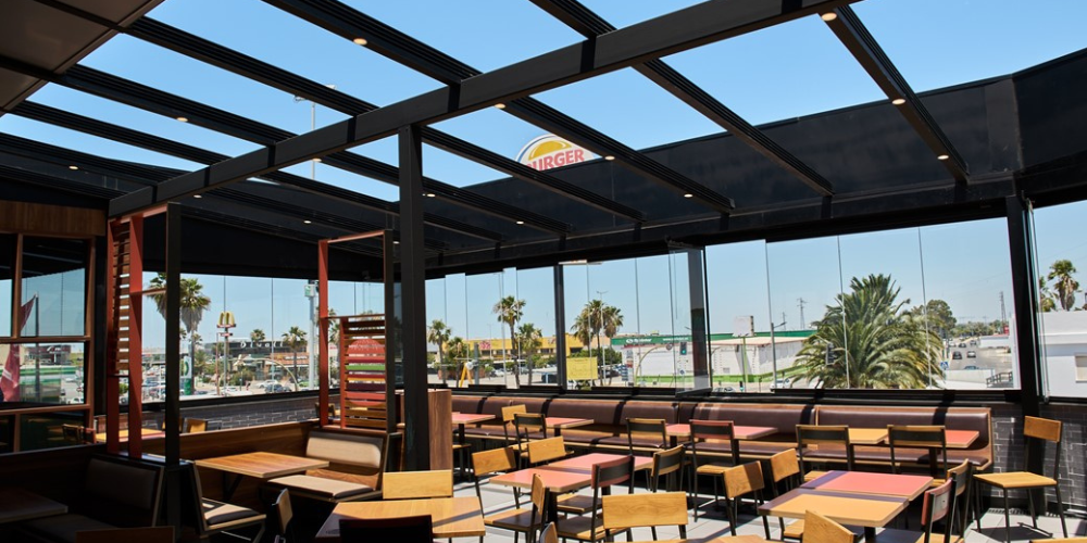 techos móviles de cristal en cerramiento para Burger King