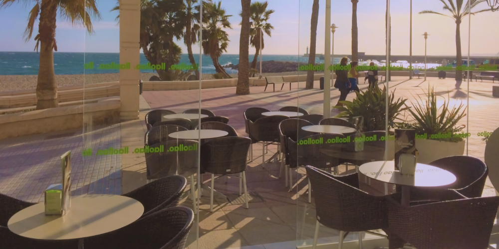 Cómo elegir el mejor cerramiento de cristal para tu terraza según el uso y el clima