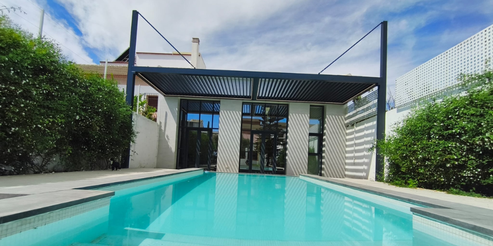 Pérgola retráctil vs pérgola bioclimática, ¿Cuál es mejor?