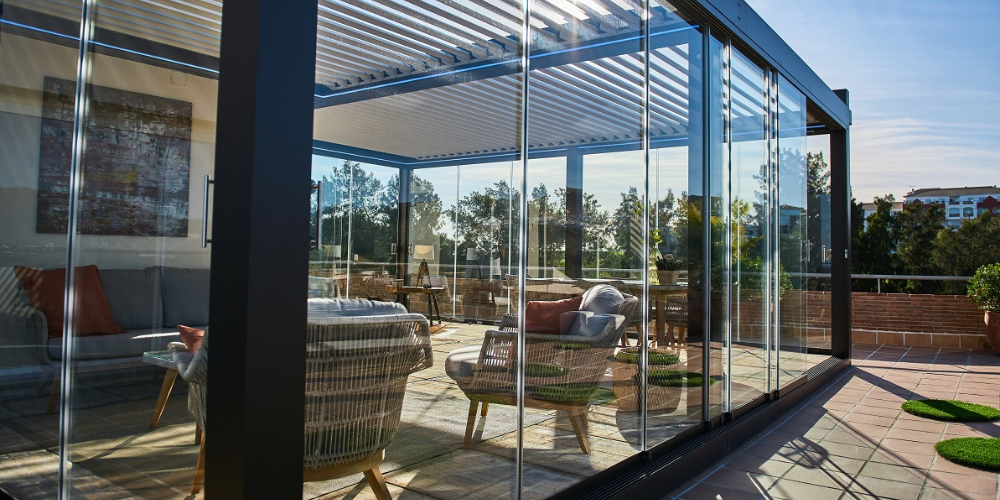 Pérgola retráctil vs pérgola bioclimática, ¿Cuál es mejor?
