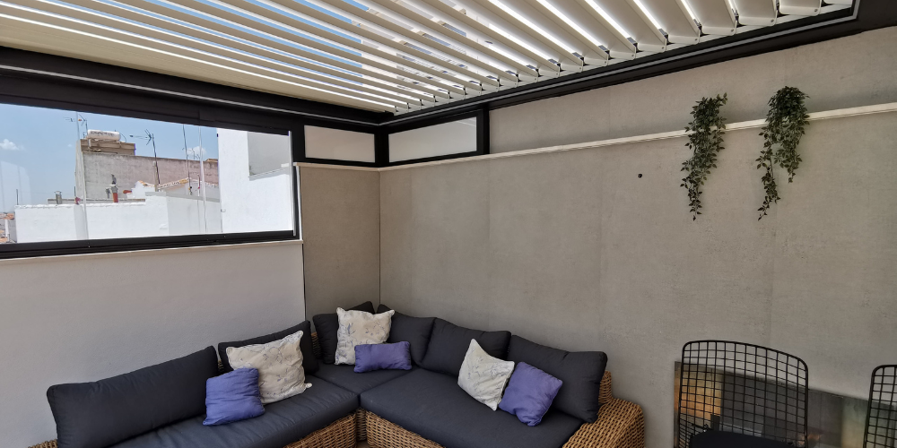 Pérgola retráctil vs pérgola bioclimática, ¿Cuál es mejor?