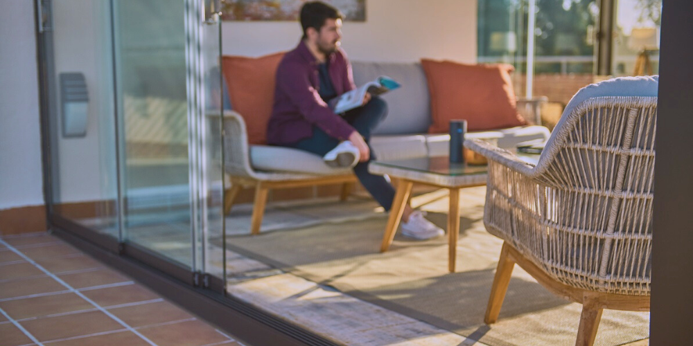 Todo lo que necesitas saber sobre cortinas de cristal correderas a medida