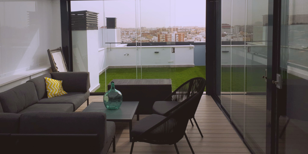 Todo lo que necesitas saber sobre cortinas de cristal correderas a medida