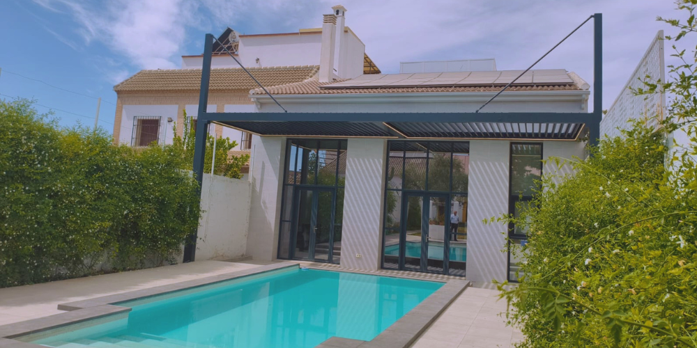 Cómo elegir el cenador de jardín perfecto con pérgola bioclimática